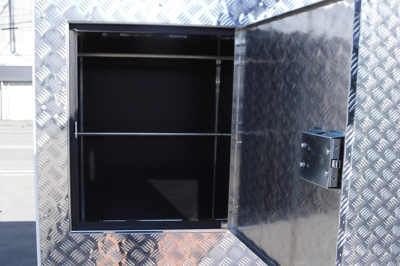 鳥居埋込型収納BOX取付